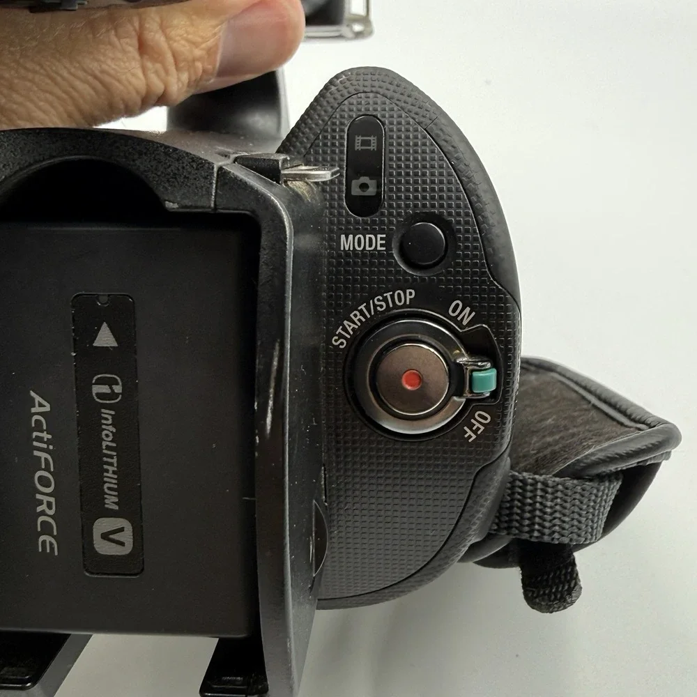 Sony NEX-VG10 HD Handycam E-Mount Camcorder 16mm Lens Tested Battery Case Chrgr